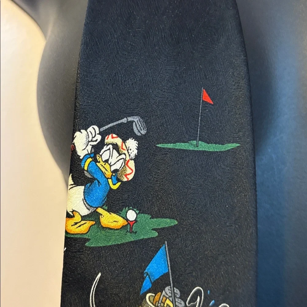 Mickey Unlimited Vintage Mickey Goofy Pluto Donald Golfing Necktie Tie